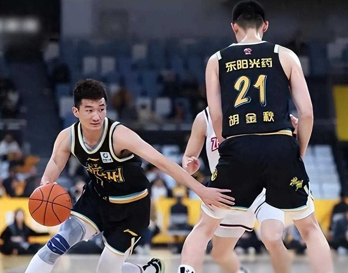 关于转会期犹他爵士备战CBA季后赛,完成体检细节曝光,赛场秩序良好,赛季目标并未改变的信息 关于转会期犹他爵士备战CBA季后赛,完成体检细节曝光,赛场秩序良好,赛季目标并未改变的信息