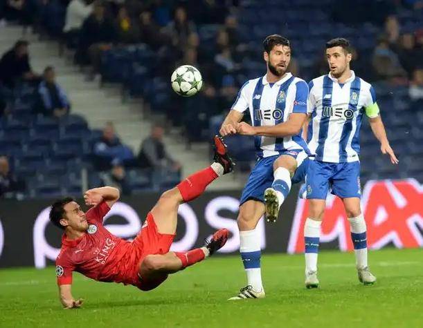 包含赛地聚焦——葡超今夜热度飙升;波尔图伤情更新;话题不断;年轻球员得到机会的词条 包含赛地聚焦——葡超今夜热度飙升;波尔图伤情更新;话题不断;年轻球员得到机会的词条