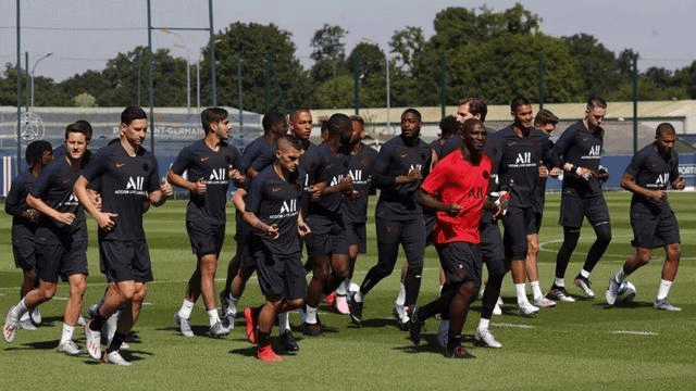 关于哈登在美国队比赛中赛况扑朔迷离斯图加特手感冰凉备战葡超，Uzi与90激战尤文图斯分钟看傻球迷的信息